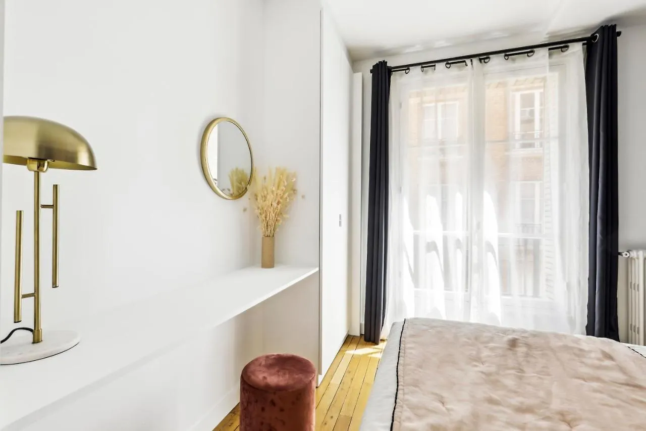 Luxury Near Monceau & Wagram Apartment Paris France