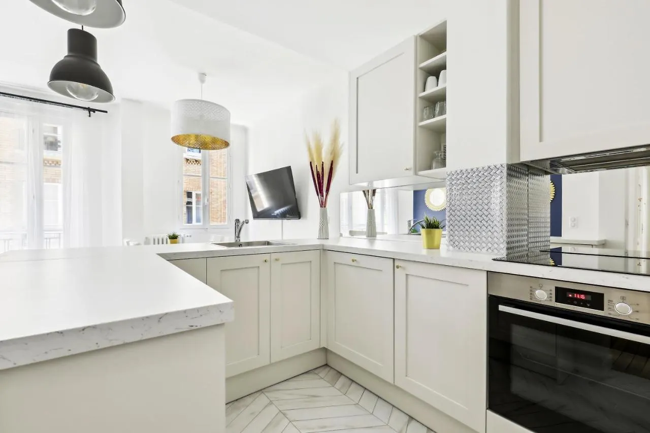 Luxury Near Monceau & Wagram Apartment Paris