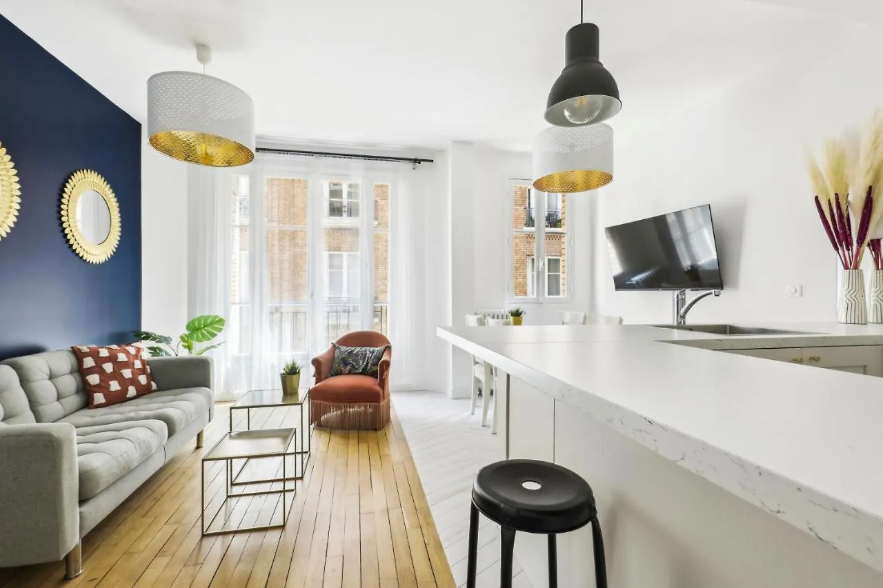 Luxury Near Monceau & Wagram Apartment Paris